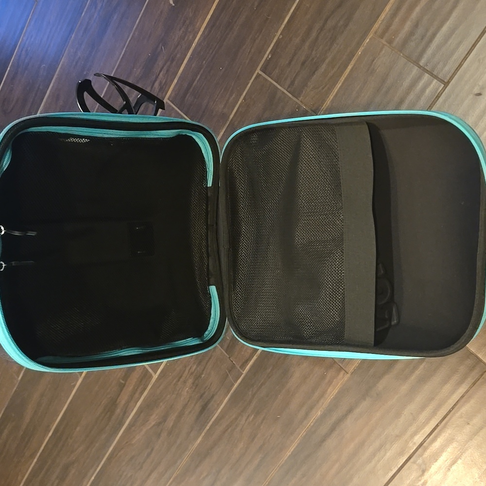 Kids ROLL RIDER- Black and Green Skateboard Suitcase - Picture 3 of 7